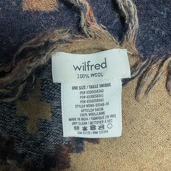 Wilfred Diamond Mosaic Triangle Scarf - Picture 2 of 3